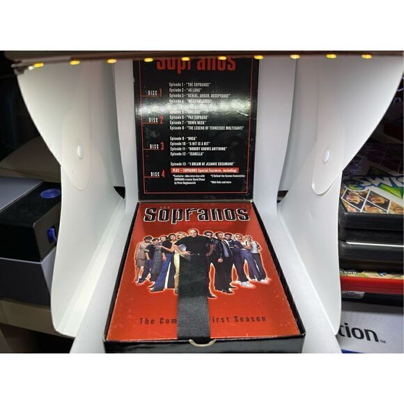 The Sopranos Complete First Season DVD Box Set - Picture 2 of 6